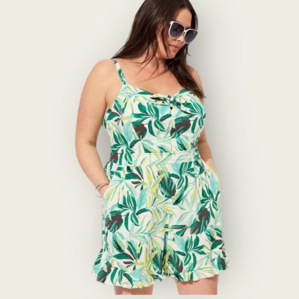 Torrid Tie Front Challis Romper Tropical Leaf Print size 00